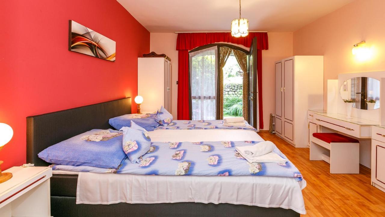 Steinhaus Bed & Breakfast Kestel Dış mekan fotoğraf
