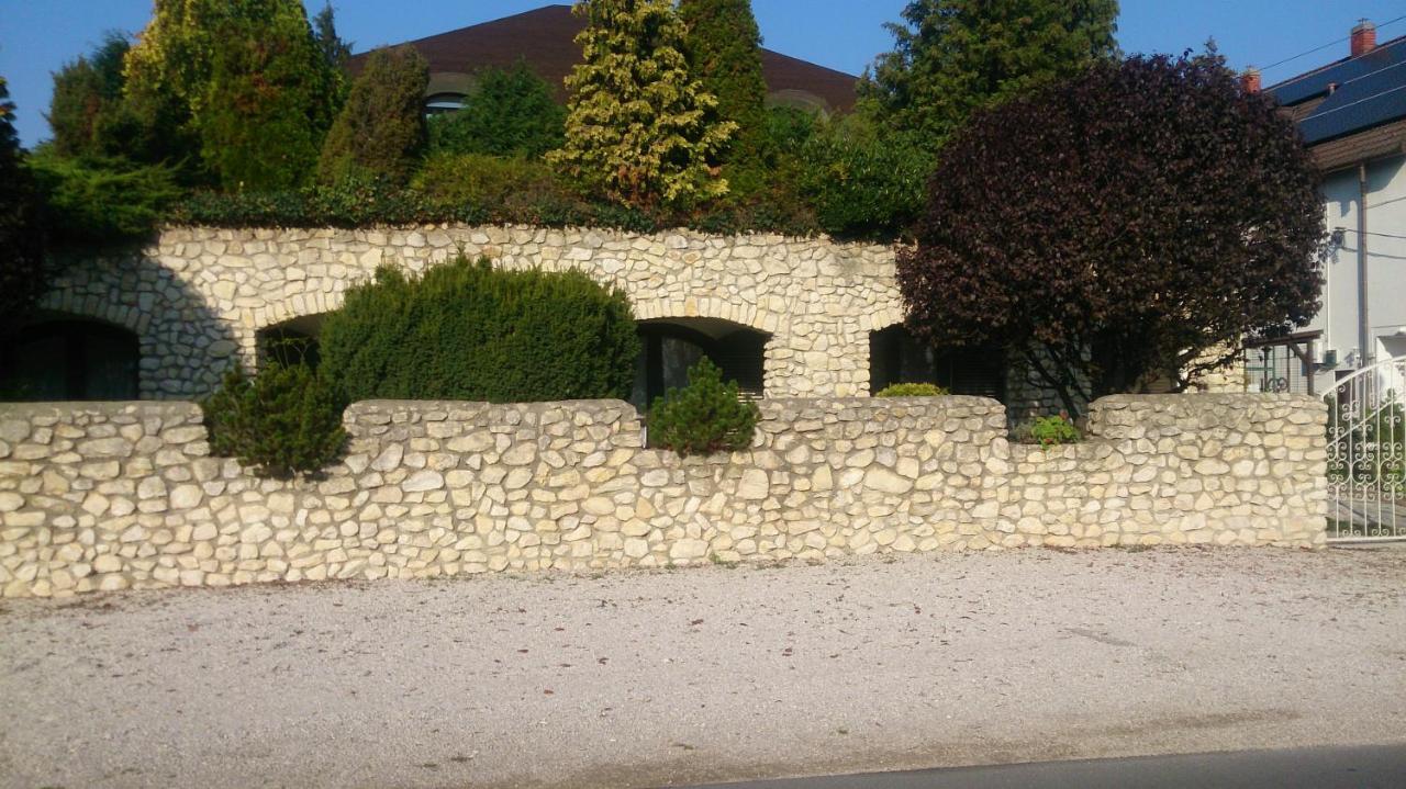 Steinhaus Bed & Breakfast Kestel Dış mekan fotoğraf
